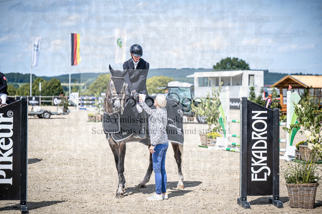 DOS_6631 | Entdecke hochwertige Reitturnierfotos von Foto Oger. Professionell, emotional und authentisch – jetzt Lieblingsmomente im Shop bestellen.Deutschlandweite Turnierfotografie. - Realisiert mit Pictrs.com