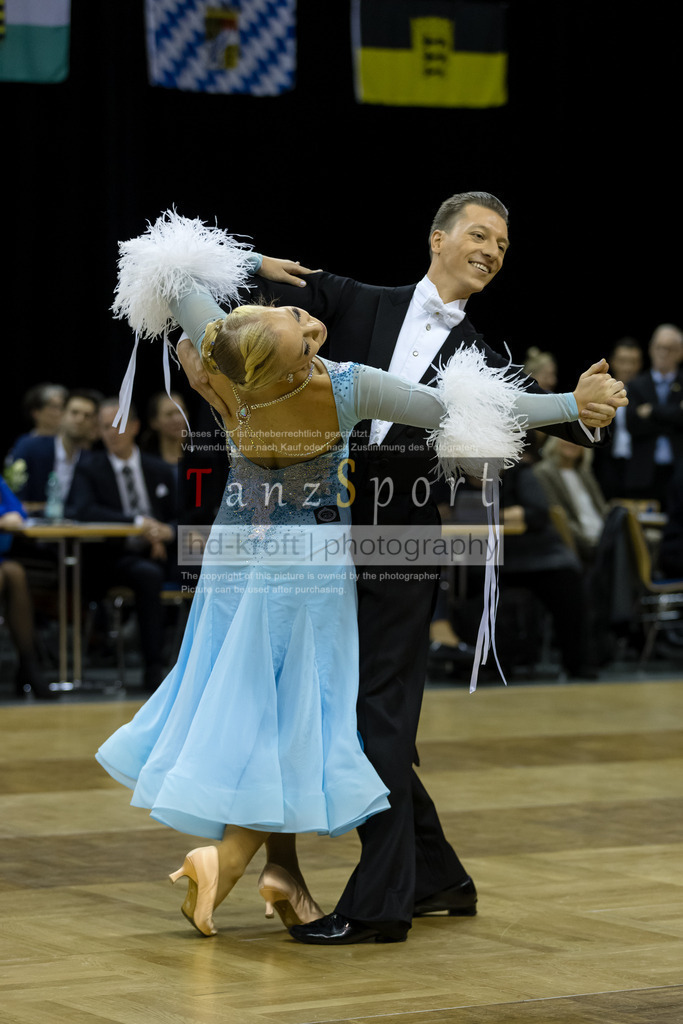 20241102_DC_HGR_Std_08800 | Tanzsportbilder, Standardtanz, Lateintanz, WDSF, DTV, LTVB, dancecomp, goc, hessen tanzt, blaues band der spree, walzer, tango, wiener walzer, slowfox, quickstepp, samba, rumba, cha-cha-cha, paso doble. jive, hd-kroft photography, turniertanzsport