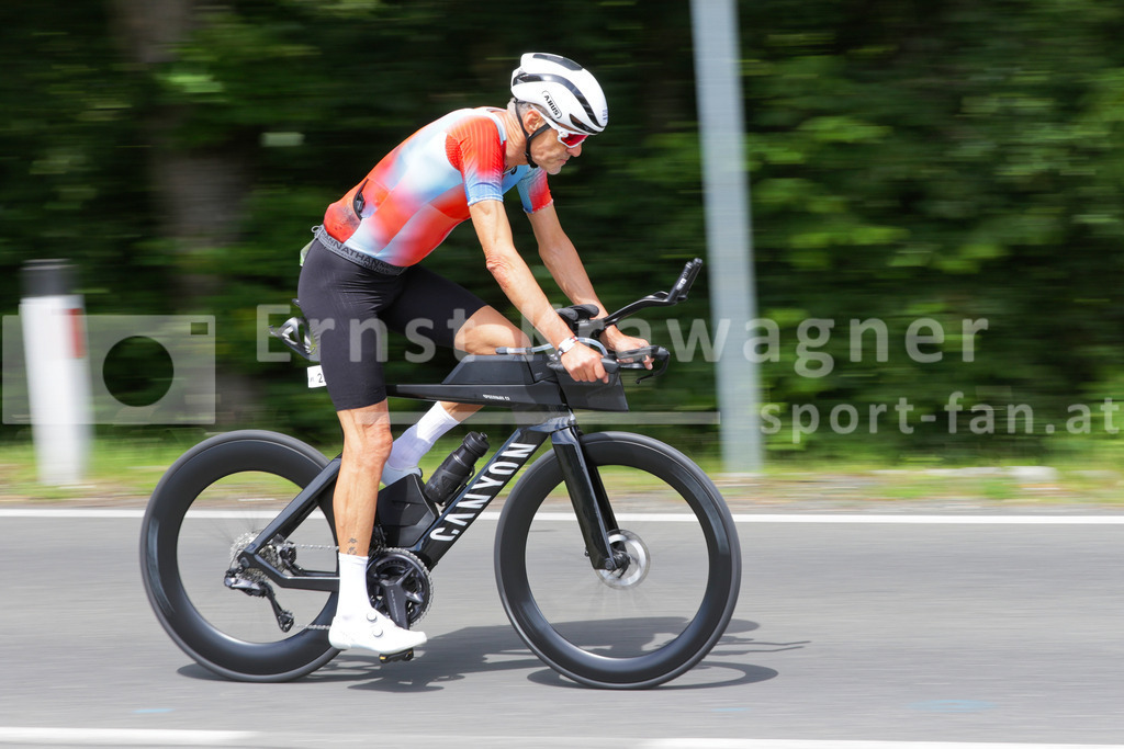 Klagenfurt 2026 | Henk Por (NED) Ironman, Klagenfurt 2026,  Lambichl, Klagenfurt , Austria. Photo: Ernst Krawagner - Realisiert mit Pictrs.com