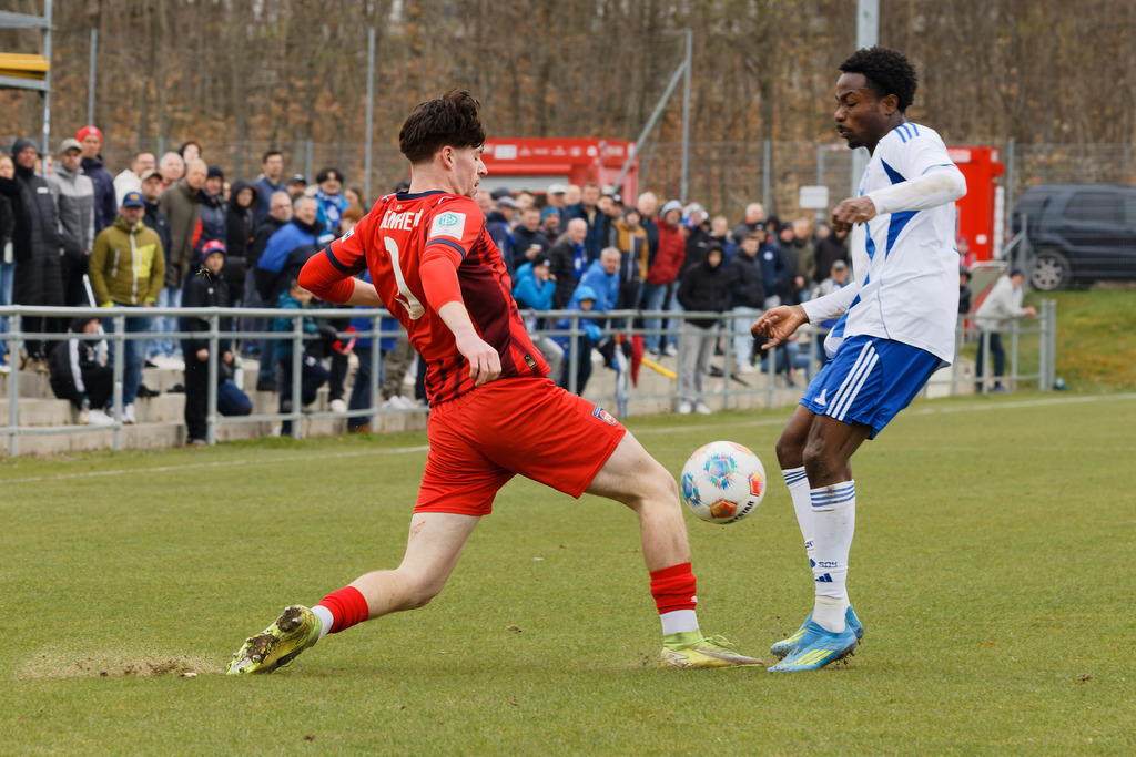 20260412-FCHS04_154 | 1.FC Heidenheim 1846 vs. FC Schalke 04, Fußball, U19, A-Junioren, NWL, U19-DFB-Nachwusliga, 2025/2026, 8. Spieltag, 12.04.2026 in Heidenheim, Walter-Birkhold-Jugendstadion (Foto: Michael Bulling) - Realisiert mit Pictrs.com