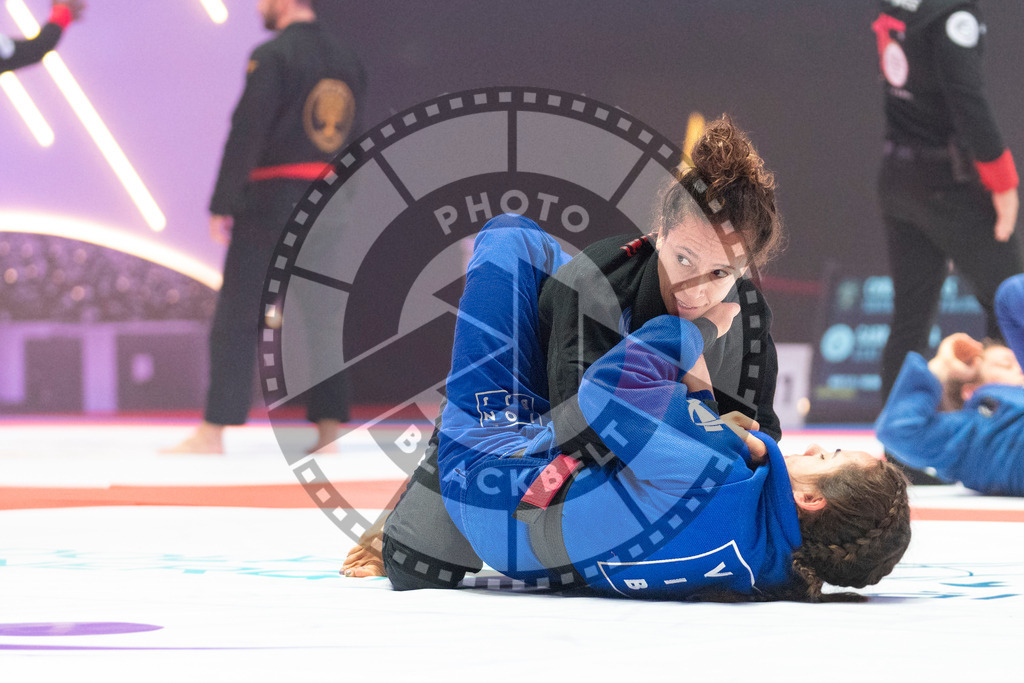 20231109PBB3372 | Fighters compete during the AJP World Professional Championship in the Mubadala Arena in Abu Dhabi, Arab United Emirates, on November 9, 2023.