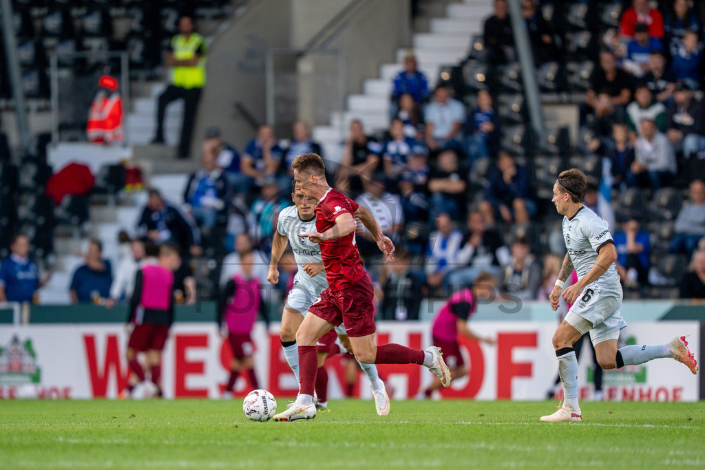 SG Sonnenhof Großaspach vs. Arminia Bielefeld, Fussball, DFB-Pokal, 1. Runde, 22.08.2026 | Loris Maier (SG Sonnenhof Großaspach, #27),SG Sonnenhof Großaspach vs. Arminia Bielefeld, Fussball, DFB-Pokal, 1. Runde, 22.08.2026,DFB regulations prohibit any use of photographs as image sequences and/or quasi-video