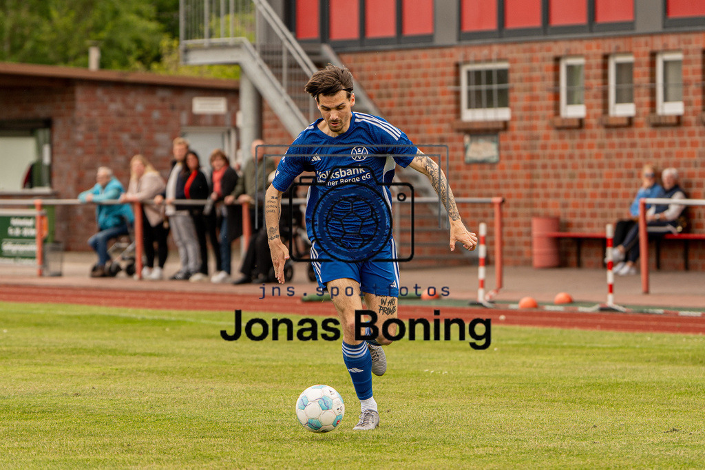 Fußball I Herren I Saison 2025-2026 I Bezirksliga Weser-Ems 4 I 31. Spieltag I TuS Frisia Goldenstedt - SV Holdorf I 00937 | jns.sportfotos - Realisiert mit Pictrs.com