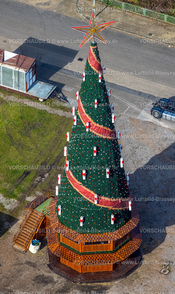 Herne241015990 | Luftbild, Weihnachtsmarkt Aufbau auf dem Cranger Kirmesplatz mit großem 45 Meter hohen Weihnachtsbaum und Hütten, Unser Fritz, Herne, Ruhrgebiet, Nordrhein-Westfalen, Deutschland