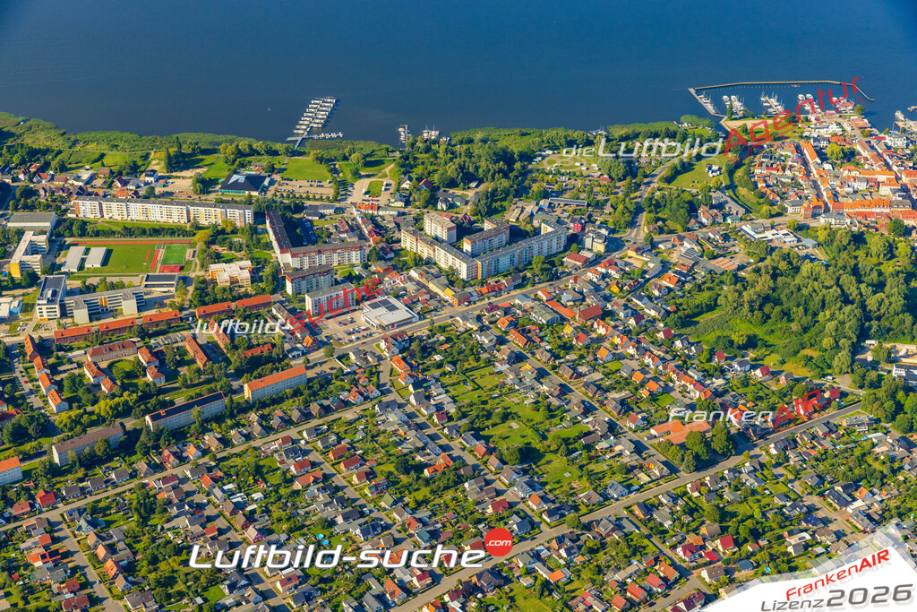 Ribnitz Rostocker Straße Ribnitz-Damgarten Bild- Das Luftbild wurde 2025 vom UL-Flugzeug heraus erstellt ( keine Drohne bzw. Drohnenaufnahme ) - Hochauflösende Luftaufnahme -Nicht vergleichbar mit Google Maps oder Satelittenbilder- Die Geschenkidee !Mit Lizenz und Bildrechte bestellbar - CC