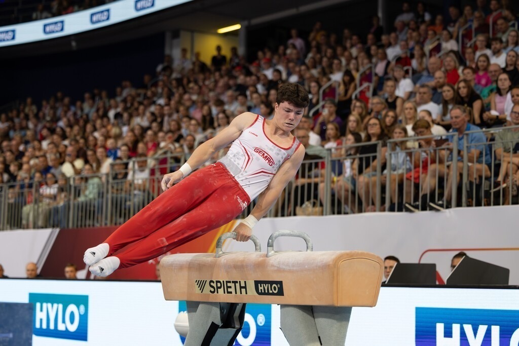DM Finals 2026; Gerätfinals Männer Pauschenpferd | DM Finals 2026; Gerätfinals Männer Pauschenpferd***Radomyr Stelmakh bei seiner Übung - Realisiert mit Pictrs.com