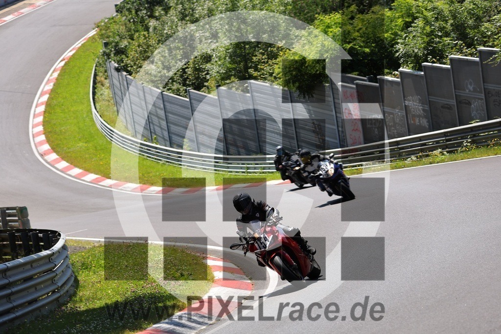 0754-20240729_01408 | Schöne Erinnerungen an spannende Momente - das festzuhalten ist unser Job. PIXELrace.de ist seit 2003 auf den Rennstrecken Europas unterwegs um die Action draußen beim Fahren und die wunderbare Stimmung imm Fahrerlager für euch einzufangen.