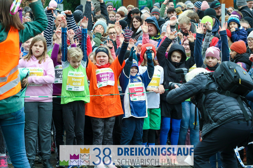 400m AOK Junior Cup | 3 Koenigslauf 2024 400m AOK Junior Cup - Realisiert mit Pictrs.com