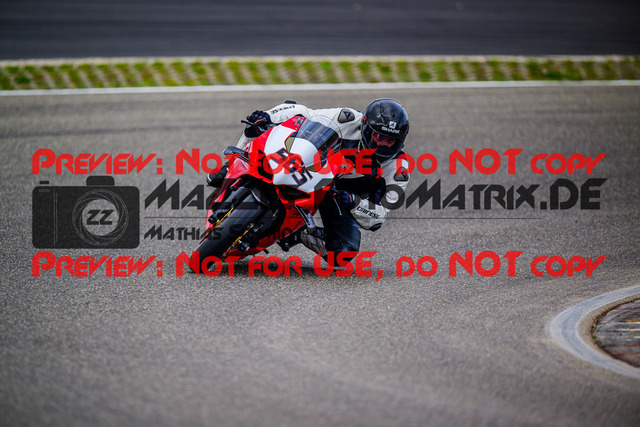 MaZZes_FotoMatrix_240910_6007705_5935 | ROT