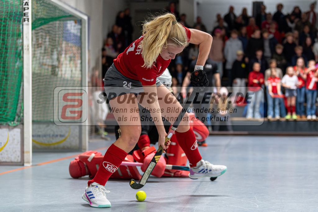 SM_2024-12-20-D85_-589 | 1.Bundesliga Hallenhockey  (W) DCADA - HTHC / 6:5 (3:3)