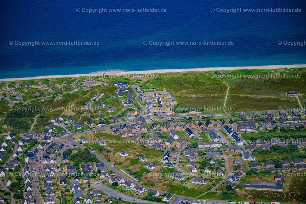 Sylt_Hörnum_Strandweg_ELS_8893210625 | HöRNUM (SYLT) 21.06.2025 Gebäudekomplex eines als Ferienwohnungsanlage genutzten Mehrfamilien- Wohnhauses Hapimag Resort in Hörnum (Sylt) auf der Insel Sylt im Bundesland Schleswig-Holstein, Deutschland. Weiterführende Informationen bei: Hapimag AG. // Building of an apartment building used as an apartment complex Hapimag Resort in Hoernum (Sylt) on Island Sylt in the state Schleswig-Holstein, Germany. Further information at: Hapimag AG. Foto: Martin Elsen