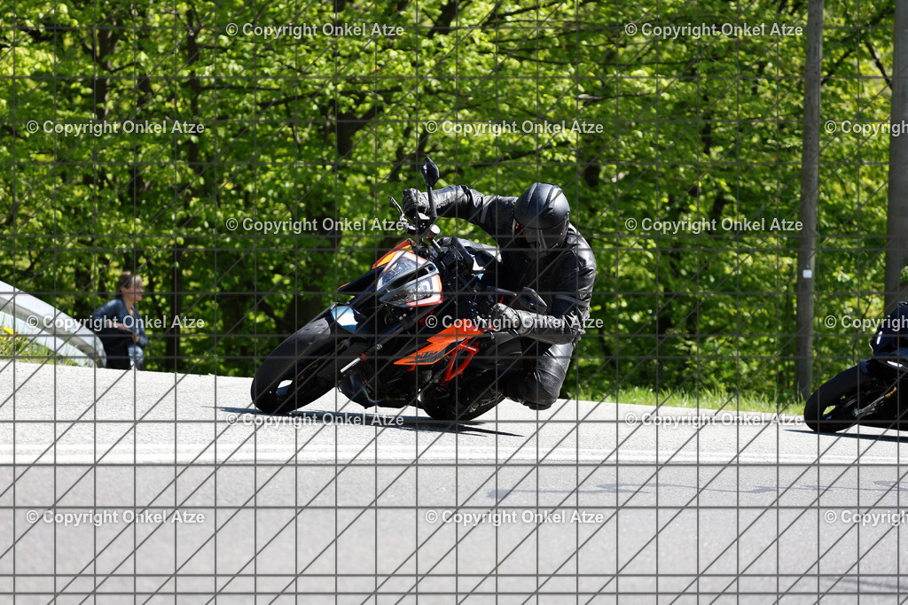 IMG_9419 | Fotograf am Kyffhäuser. Onkel Atze. Kyffhäuser Rennstrecke. Café36. Motorsportfotografie. - Realisiert mit Pictrs.com