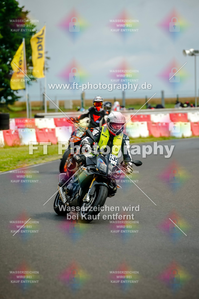 VBK-4548 | Hier findet Ihr Bilder von Touristenfahrten auf der Nürburgring Nordschleife oder von anderen Veranstaltungen die ich besucht habe. Viel Spass beim Durch Schauen 