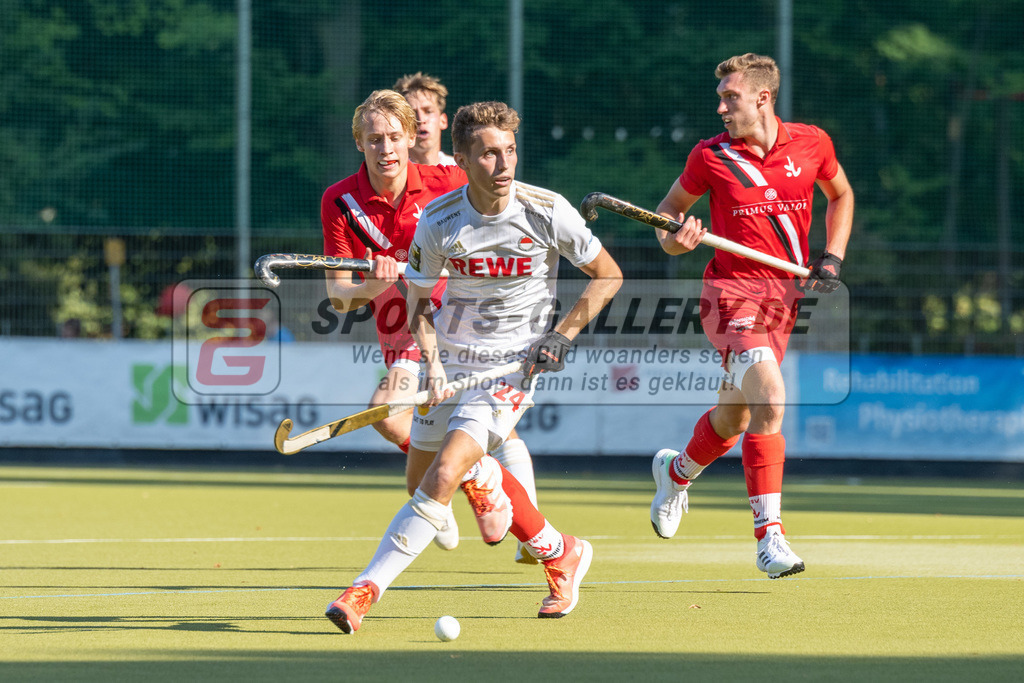 SFE_20220903_0084 | Johannes Große ( Rot-Weiss Köln #24 )  ; 1. Bundesliga Hockey Herren Rot-Weiss Köln - TSV Mannheim am 03.09.2022 in Köln (KTHC Stadion Rot-Weiss Köln Tennis and Hockey Club), Photo: Stephan Fehrmann 2022 (Sports-Gallery)