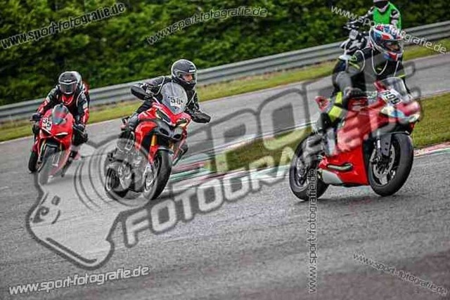 pubi5637 | Professionelle Fotos von Sportveranstaltungen, aber auch Hochzeiten und anderen Events. - Realisiert mit Pictrs.com