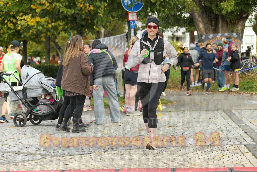 241020_1122_EX1_2133 | Sportfotografie im Rhein-Sieg Kreis, Köln, Bonn, NRW, Rheinland Pfalz, Hessen, etc. Unser Tätigkeitsfeld umfasst den Laufsport vom Volkslauf über den Marathon, Duathlon, Triathon bis zum Ultralauf wie Kölnpfad Ultra oder Schindertrail.