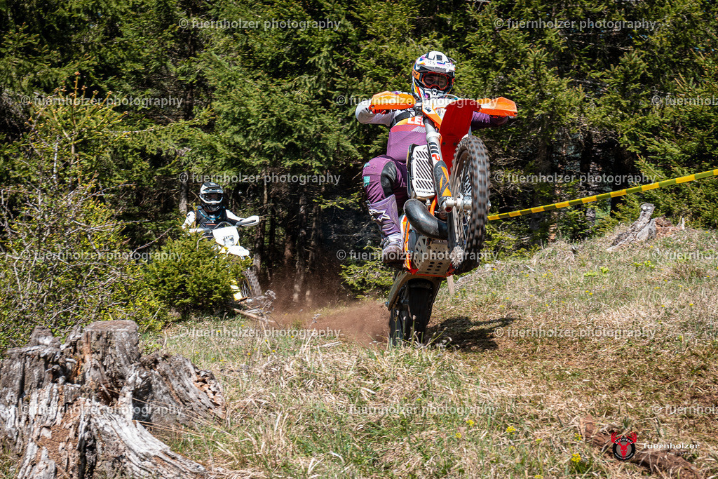 fuernholzer_250501-C1-454 | Fotografische Impressionen von der Red Stag Enduro Extreme by fuernholzer-photography.com. Endurosport in Österreich fotografisch festgehalten von fuernholzer. Auftragsfotografie für Private, Gewerbefotos und Industriefotografie. Eventfotografie, Sportfotografie und Motorsportfotografie. Anbieter von Fotoworkshops, Fototraining, fotografischen Vorträgen und Fotoseminaren.
