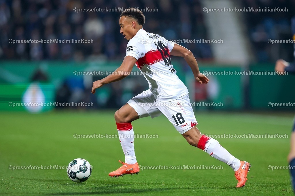 BOC03122501028 | 03.12.2025, Fußball, DFB-Pokal, VfL Bochum - VfB Stuttgart, Achtelfinale, Vonovia Ruhrstadion, Saison 2025 2026: Jamie Leweling  (VfB Stuttgart #18)  DFB regulations prohibit any use of photographs as image sequences and or quasi-video.