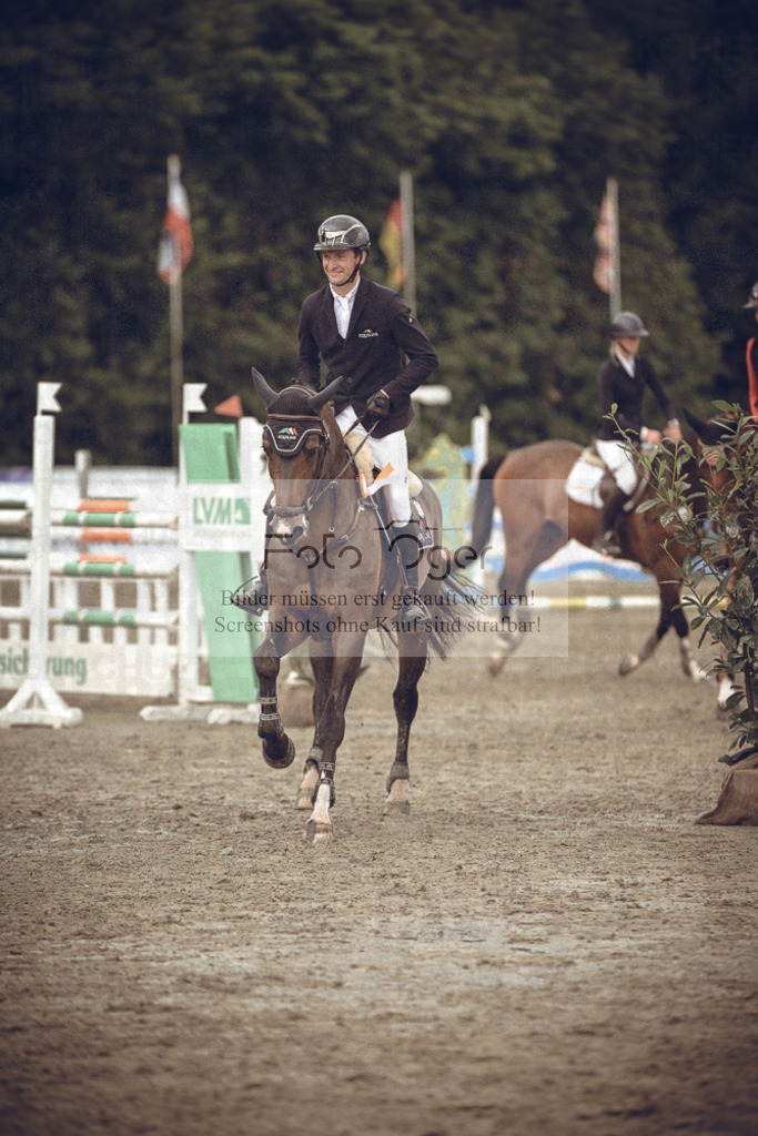 20240530-DOS_5277 | Entdecke hochwertige Reitturnierfotos von Foto Oger. Professionell, emotional und authentisch – jetzt Lieblingsmomente im Shop bestellen.Deutschlandweite Turnierfotografie. - Realisiert mit Pictrs.com