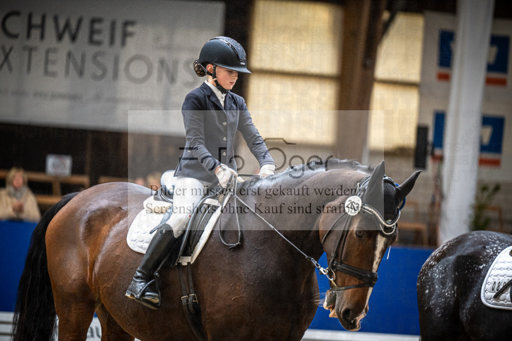 DOS_0035 | Entdecke hochwertige Reitturnierfotos von Foto Oger. Professionell, emotional und authentisch – jetzt Lieblingsmomente im Shop bestellen.Deutschlandweite Turnierfotografie. - Realisiert mit Pictrs.com