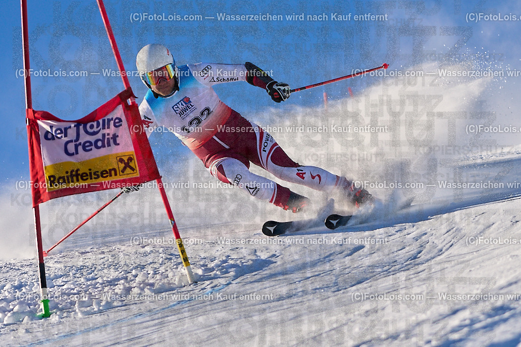 ALP5037_MASTERS-Cup_GS-A Herrn_Payer Florian | (C)FotoLois.com, Alois Spandl. FIS Masters-Cup Wildschönau, Giant Slalom auf der Piste Schatzberg GS, Siegerehrung auf dem Dorfplatz Niederau, Sa 13. Januar 2024.