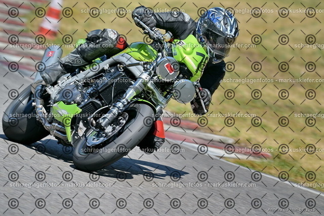 25bt04-0698 | markuskiefer.com - Realisiert mit Pictrs.com