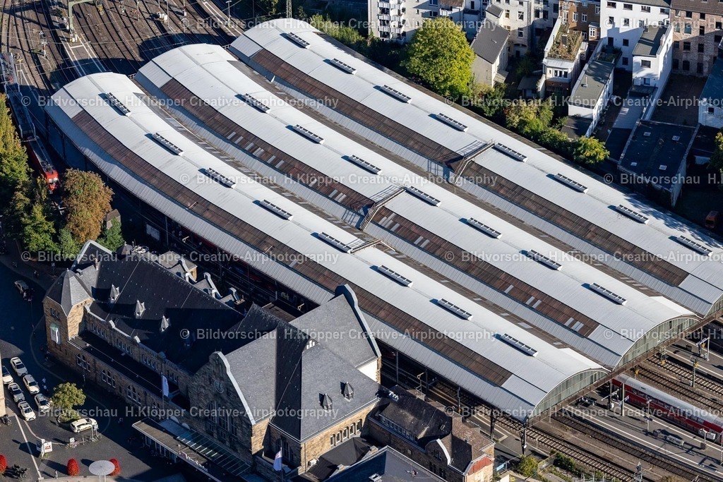 Lufbilder Aachen-6165 | Gleisverlauf und Gebäude des Hauptbahnhofes am Bahnhofplatz im Ortsteil Mitte in Aachen im Bundesland Nordrhein-Westfalen, Deutschland. - Realisiert mit Pictrs.com