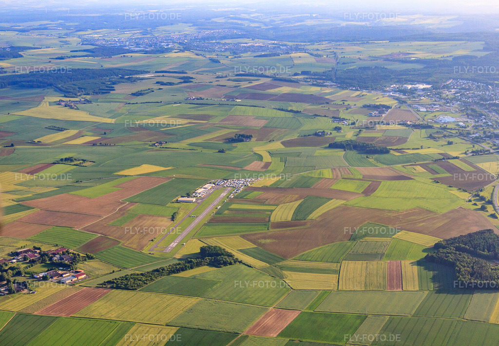 Luftbild: Flugplatz Walldürn in Walldürn im Bundesland Baden-Württemberg in Deutschland. Foto: IMG_66277.jpg vom 30.05.2014 durch Werner Riehm/FLY-FOTO.de
