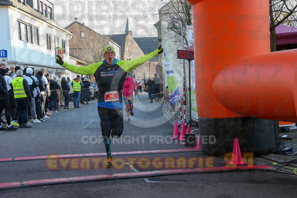 241201_1246_EX1_3281 | Sportfotografie im Rhein-Sieg Kreis, Köln, Bonn, NRW, Rheinland Pfalz, Hessen, etc. Unser Tätigkeitsfeld umfasst den Laufsport vom Volkslauf über den Marathon, Duathlon, Triathon bis zum Ultralauf wie Kölnpfad Ultra oder Schindertrail.