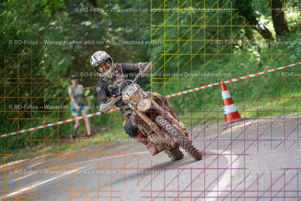 Wolfshausen 4 Lauf -1351 | Sportfotografie von RO-Fotos: Motorsport, Motocross, Enduro, Laufveranstaltungen und Triathlon. Professionelle Fotos von Sportlern und Events. - Realisiert mit Pictrs.com