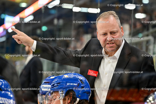 AUT, ICE, Black Wings Linz (AUT) vs Asiago Hockey (ITA) | 01.10.2024, Eishalle Linz, AUT, ICE Eishockey Liga, Black Wings Linz (AUT) vs Asiago Hockey (ITA), im Bild Head Coach Ron Fogarty of Migross Supermercati Asiago Hockey// ICE win2day Hockey League Match between Black Wings Linz (AUT) vs Asiago Hockey (ITA) in Linz, Austria on 2024/10/01