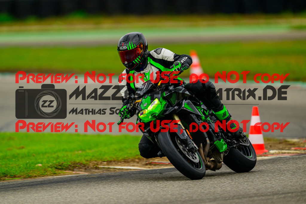 MaZZes_Fotomatrix_20241002_6007705_7055 | Fotograf Mathias Schmid
Sportfotograf,
Eventfotograf,
Hochzeitsfotograf,
Portraitfotograf