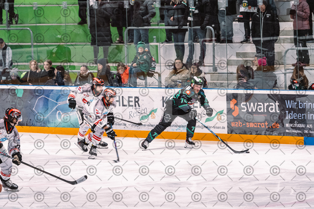Alligators_vs_Memmingen_05_12_2025-060 | Höchstadt Alligators Fotogalerie: Eishockey-Action aus Franken. Professionelle Spielfotos, Portraits & Stadionbilder zum Download. Jetzt entdecken! - Realisiert mit Pictrs.com