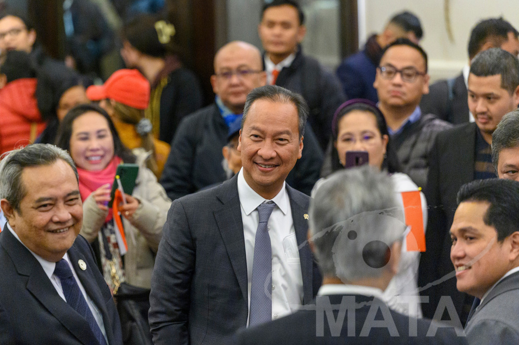 _DWA5553 | Welcoming Jokowi Widodo's arrival by the Indonesian people at Kastens Luisenhof Hotel in the context of the opening of Hannover Messe with Indonesia as Country Partner. Hannover, 15.04.2023 - Realisiert mit Pictrs.com