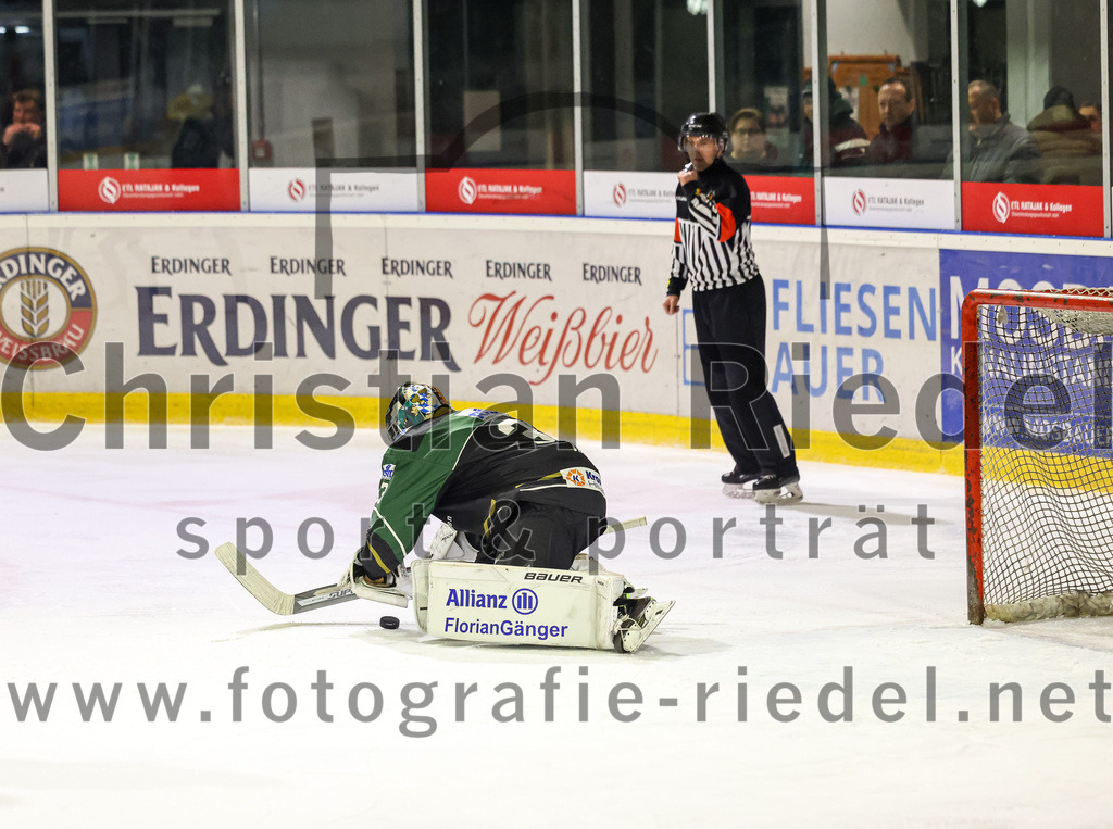 2023-02-10_067_TSV_Erding_gegen_ERSC_Amberg | Erding, Deutschland, 10.02.2023:
Eishockey, Bayernliga Meisterrunde Gruppe B 2022 / 2023, 3. Spieltag, TSV Erding gegen ERSC Amberg, Endergebnis: 6:3

Torwart Thomas Hingel (Erding Gladiators, #33)

Foto: Christian Riedel / fotografie-riedel.net