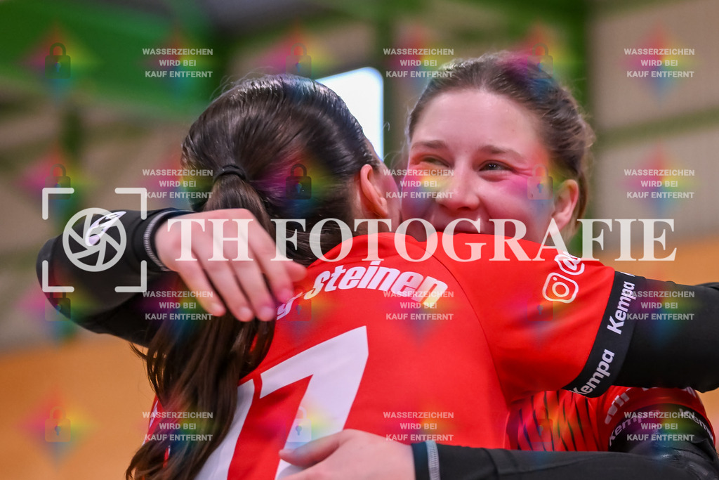 GER, SG Maulburg/Steinen - HB Kinzigtal, Handball, Suedbadenliga, 22. Spieltag, Saison 2023/2024, 27.04.2024 | Sharena Hasler (SG Maulburg/Steinen, #77), Celina Schick (SG Maulburg/Steinen, #08)

GER, SG Maulburg/Steinen - HB Kinzigtal, Handball, Suedbadenliga, 22. Spieltag, Saison 2023/2024, 27.04.2024

Foto: TH Fotografie/Thomas Hess