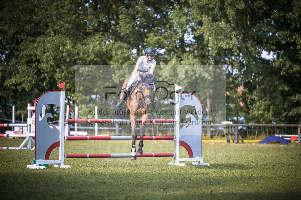 DOS_0933 | Entdecke hochwertige Reitturnierfotos von Foto Oger. Professionell, emotional und authentisch – jetzt Lieblingsmomente im Shop bestellen. - Realisiert mit Pictrs.com