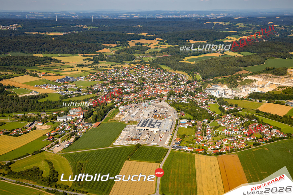 Das Luftbild zeigt :  Lauterhofen - Die Luftaufnahme wurde 2024 vom UL-Flugzeug aus erstellt ( keine Drohne ) - Hochauflösende Luftaufnahme - Für grossformatige Ausdrucke geeignet. Die Geschenkidee !Mit Lizenz und Bildrechte bestellbar