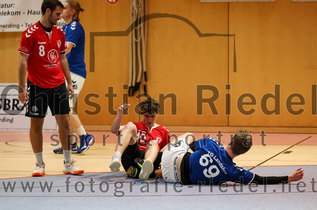 2022-11-19_090_SpVgg_Altenerding_gegen_TG_Landshut_II | Erding, Deutschland, 19.11.2022:
Handball, Bezirksoberliga Männer 2022 / 2023, 9. Spieltag, SpVgg Altenerding gegen TG Landshut II, Endergebnis: 33:31

Simon Rüdiger (SpVgg Altenerding, #8), Tim Steininger (SpVgg Altenerding, #10), Tizian Baumann (TG Landshut, #69)

Foto: Christian Riedel / fotografie-riedel.net