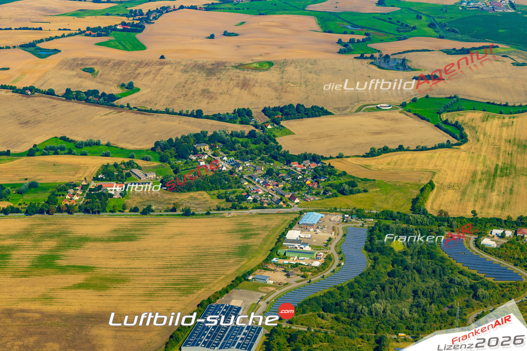 Klassische Luftaufnahme ohne Drohne zeigt:Thurow bei Brüel - Die Luftbildaufnahme wurde 2025 vom UL-Flugzeug heraus erstellt ( keine Drohnenaufnahme ) - Hochauflösende Luftaufnahme -Nicht vergleichbar mit Google Maps oder Satelittenbilder- Die Geschenkidee !Mit Lizenz und Bildrechte bestellbar