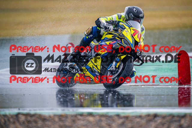 MaZZes_FotoMatrix_220624_4846 | TWINCUP