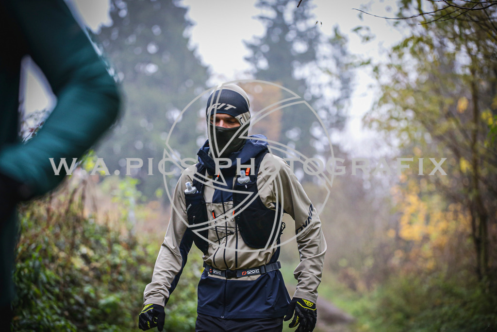 ..... | LEONDING,AUSTRIA,8.November 25, Kürnberglauf 2025  , Image shows: Photo: WAPICS / Andreas Willdoner