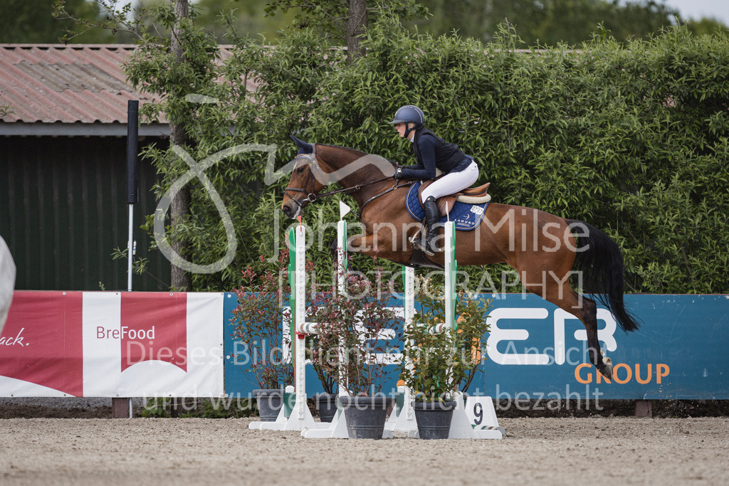 230516_Mühlen_03SprPf-A-301 | Deine schönsten Turniermomente als professionelle Fotos! Entdecke hochwertige Pferdesport-Fotografie im Online-Shop. Jetzt Fotos finden & bestellen!
