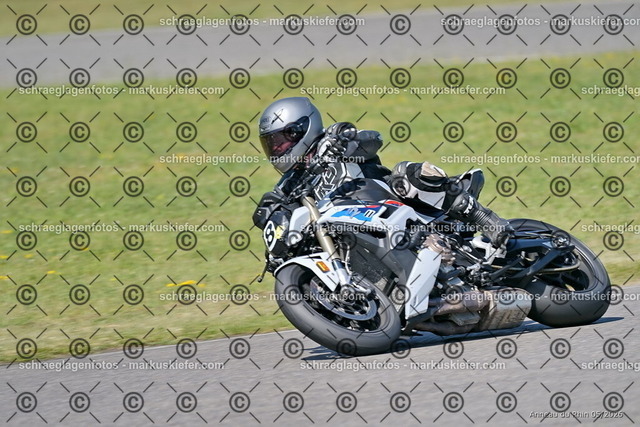 26BT01-1579 | 008 - Realisiert mit Pictrs.com