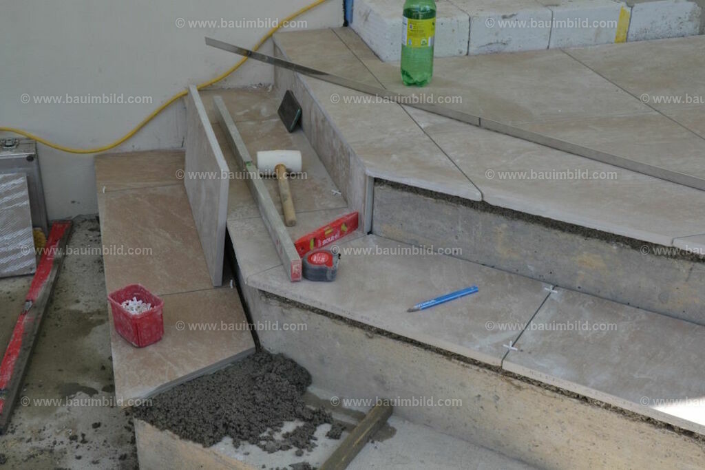 bib-lg21-fliesenlegerarbeiten-0102 | Nach LV-Leistungsgruppen sortierte Detailfotos über den Bau eines Hauses. Alle Hausbau-Bilder direkt vom Urheber und Autor der Website Haus-Selber-Bauen.com