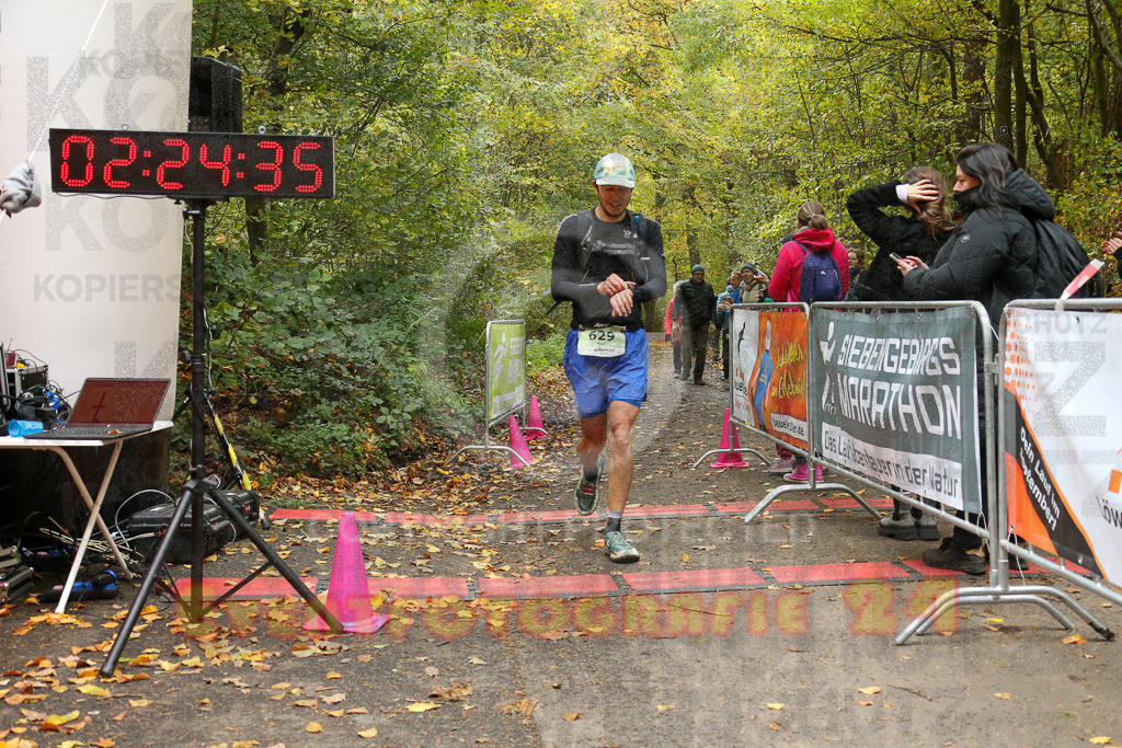 251026_1226_EX1_0366 | Sportfotografie im Rhein-Sieg Kreis, Köln, Bonn, NRW, Rheinland Pfalz, Hessen, etc. Unser Tätigkeitsfeld umfasst den Laufsport vom Volkslauf über den Marathon, Duathlon, Triathon bis zum Ultralauf wie Kölnpfad Ultra oder Schindertrail.