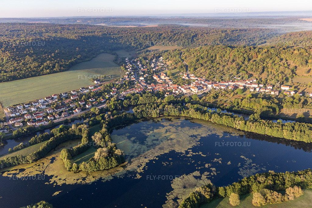 Vue aérienne: Vue de la ville à Sexey-aux-Forges dans le département Meurthe et Moselle, France. Photo: IMG_118072.jpg prise le 15/09/2019 par Werner Riehm/FLY-FOTO.eu – Résolution de l'original: 5329 x 3553 px