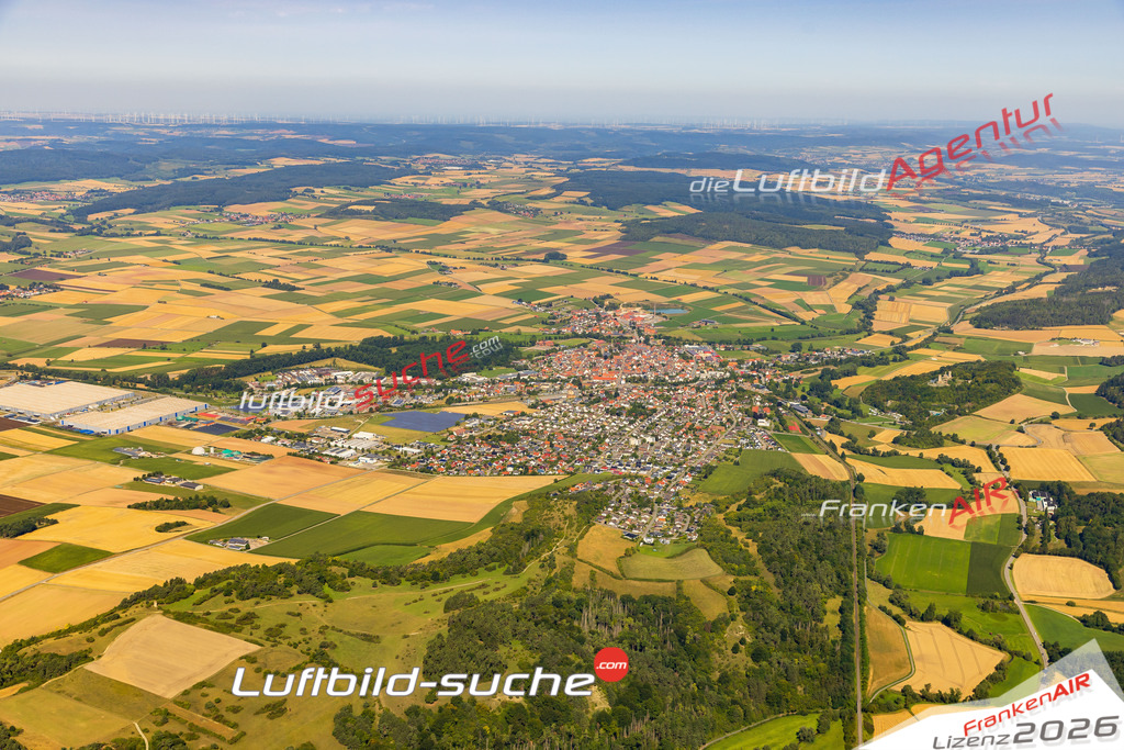 Neue Luftbildaufnahme der Stadt Volkmarsen - Das Luftbild wurde 2025 vom UL-Flugzeug heraus erstellt ( keine Drohnenaufnahme ) - Hochauflösende Luftaufnahme - für Wandbilder und großformatige Ausdrucke geeignet. Das besondere Geschenk!Hier alle&nbsp;Infos zur Lizenzierung der LuftaufnahmeWir fliegen auch dieses Jahr wieder in Ihre Region um Luftbilder zu erstellen.- Luftbild anfragen