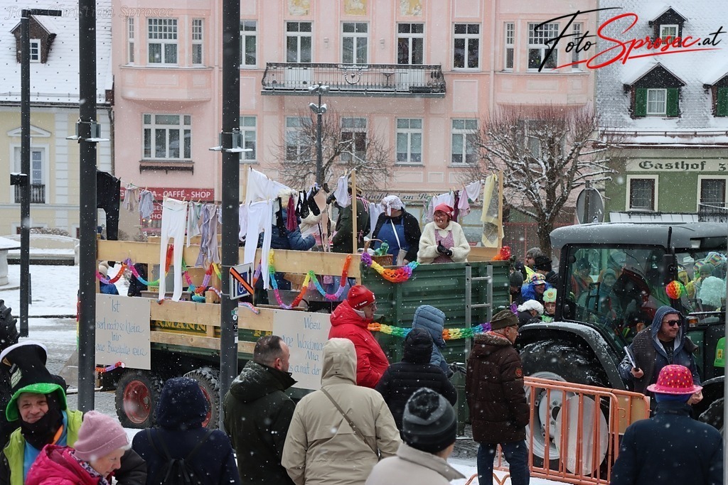 fasching2026-mariazell (46) | Mit meiner Kamera halte ich besondere Augenblicke, faszinierende Landschaften und interessante Details fest. Dabei entstehen ganz unterschiedliche Aufnahmen – von stimmungsvollen Landschaftsfotografien und beeindruckenden Drohnenaufnahmen über Pressefotos - Realisiert mit Pictrs.com