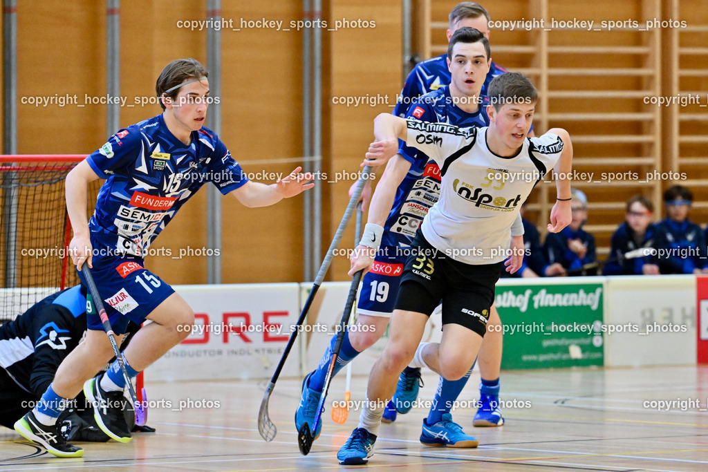 FBK Loka vs. VSV Unihockey | #15 Tristan Bogataj VSV Unihockey, #19 Philipp Seiser VSV Unihockey, #33 Gal Sardi FBK Loka, FBK Loka vs. VSV Unihockey, FBK Loka vs. VSV Unihockey am 23.03.2025 in Villach (Ballspielhalle St. Martin), Austria, (Photo by Bernd Stefan)